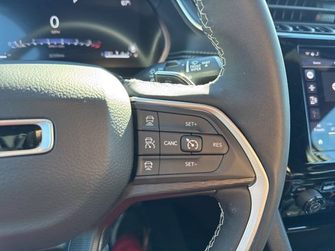 Certified 2024 Jeep Grand Cherokee Altitude image 7