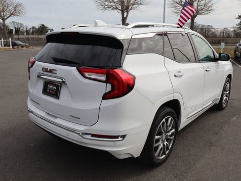 Used 2023 GMC Terrain Denali w/ Denali Premium Package image 4