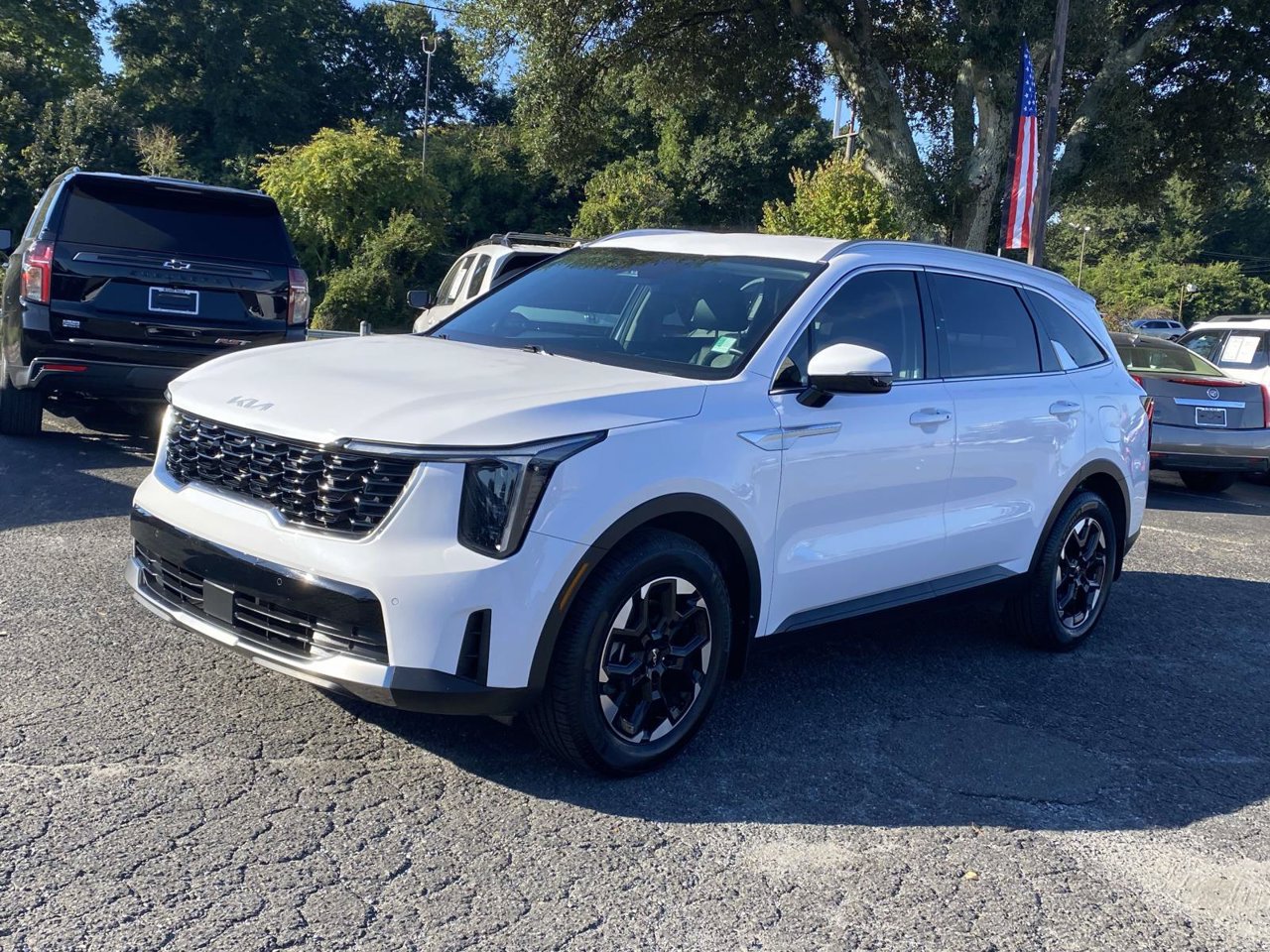 Used 2024 Kia Sorento S w/ Panoramic Sunroof Package FWD image 3