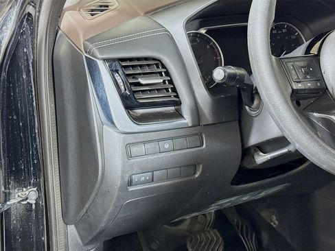 Used 2021 Nissan Rogue SV FWD image 8
