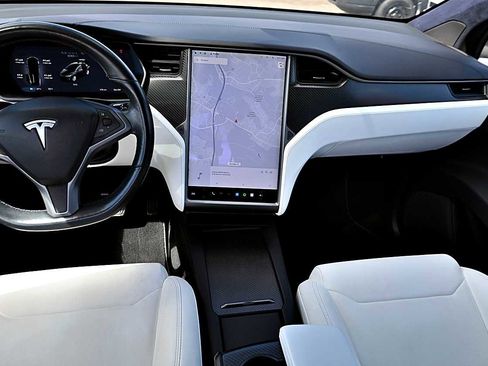 Used 2018 Tesla Model X 100D image 18