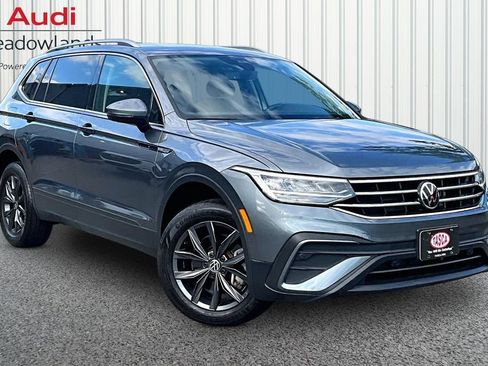 Used 2023 Volkswagen Tiguan SE w/ Panoramic Sunroof Package AWD/4WD image 3