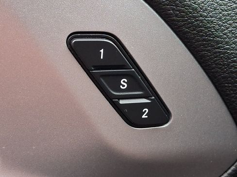 Used 2022 Chrysler Pacifica Touring-L w/ S Appearance Package FWD image 24