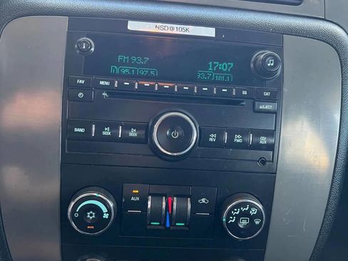 Used 2008 Chevrolet Suburban 2500 w/ Skid Plate Package image 8