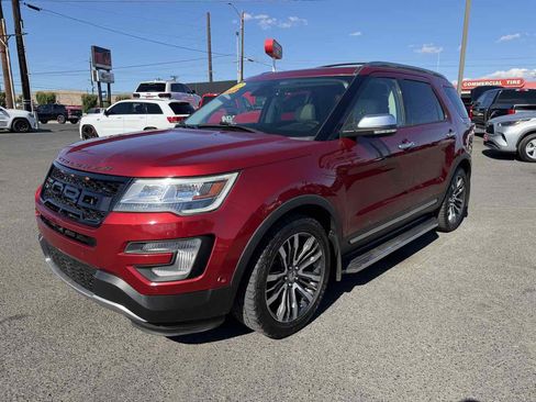 Used 2017 Ford Explorer Platinum AWD/4WD image 3