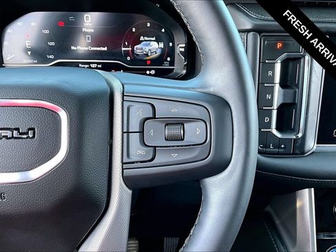 Used 2024 GMC Yukon Denali AWD/4WD image 14
