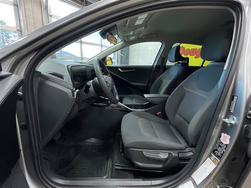 Used 2025 Kia Niro LX FWD image 11