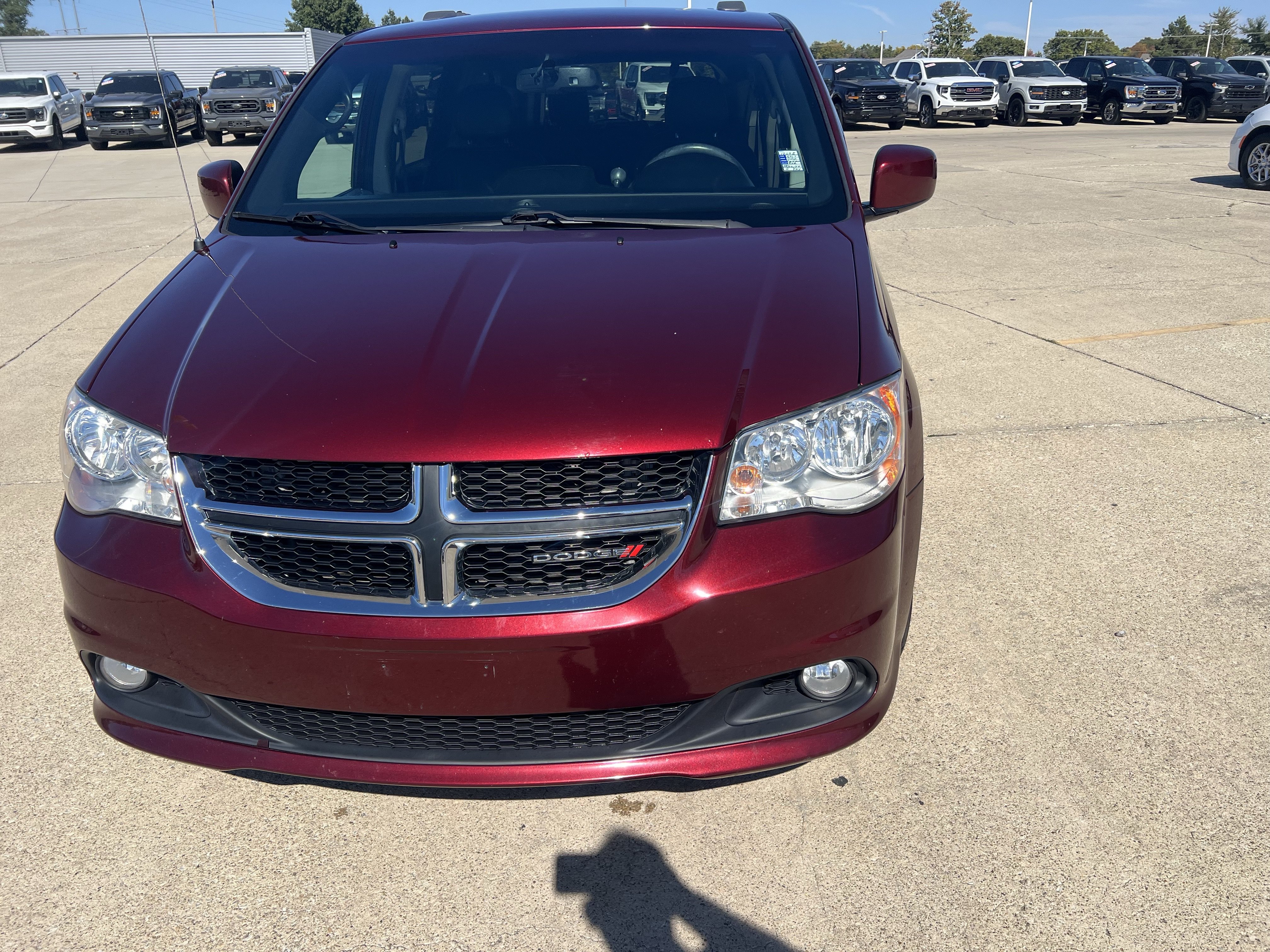 Used 2017 Dodge Grand Caravan SXT FWD image 10