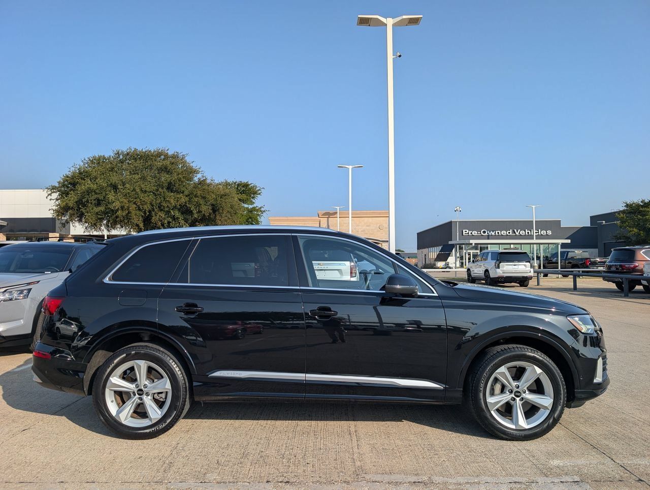 Used 2023 Audi Q7 2.0T Premium Plus w/ Premium Plus Package AWD/4WD image 3