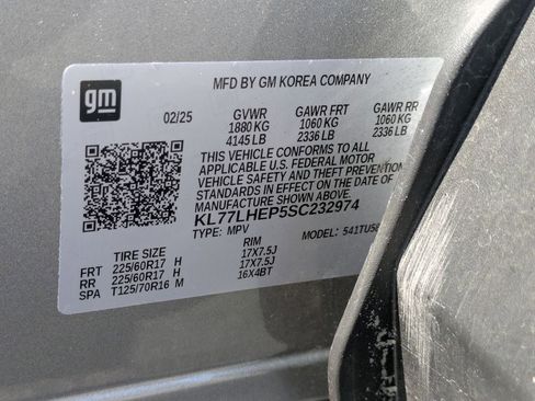 Used 2025 Chevrolet Trax LT w/ LT Convenience Package FWD image 35