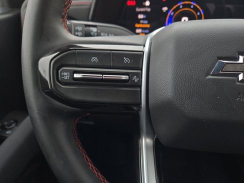Used 2025 Chevrolet Colorado Z71 w/ Technology Package AWD/4WD image 15
