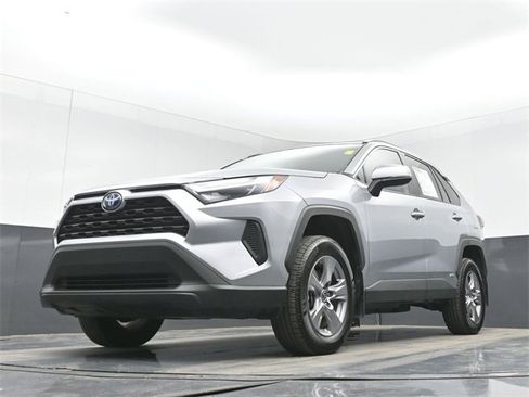 Used 2023 Toyota RAV4 XLE image 43