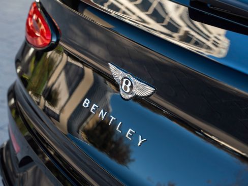 Used 2023 Bentley Bentayga Extended Wheelbase image 48