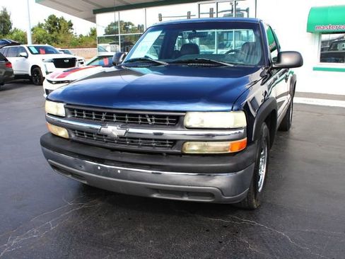 Used 2000 Chevrolet Silverado 1500 Regular Cab Short Bed w/ Exterior Appearance Pkg image 12