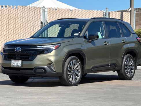 Used 2025 Subaru Forester Touring AWD/4WD image 8