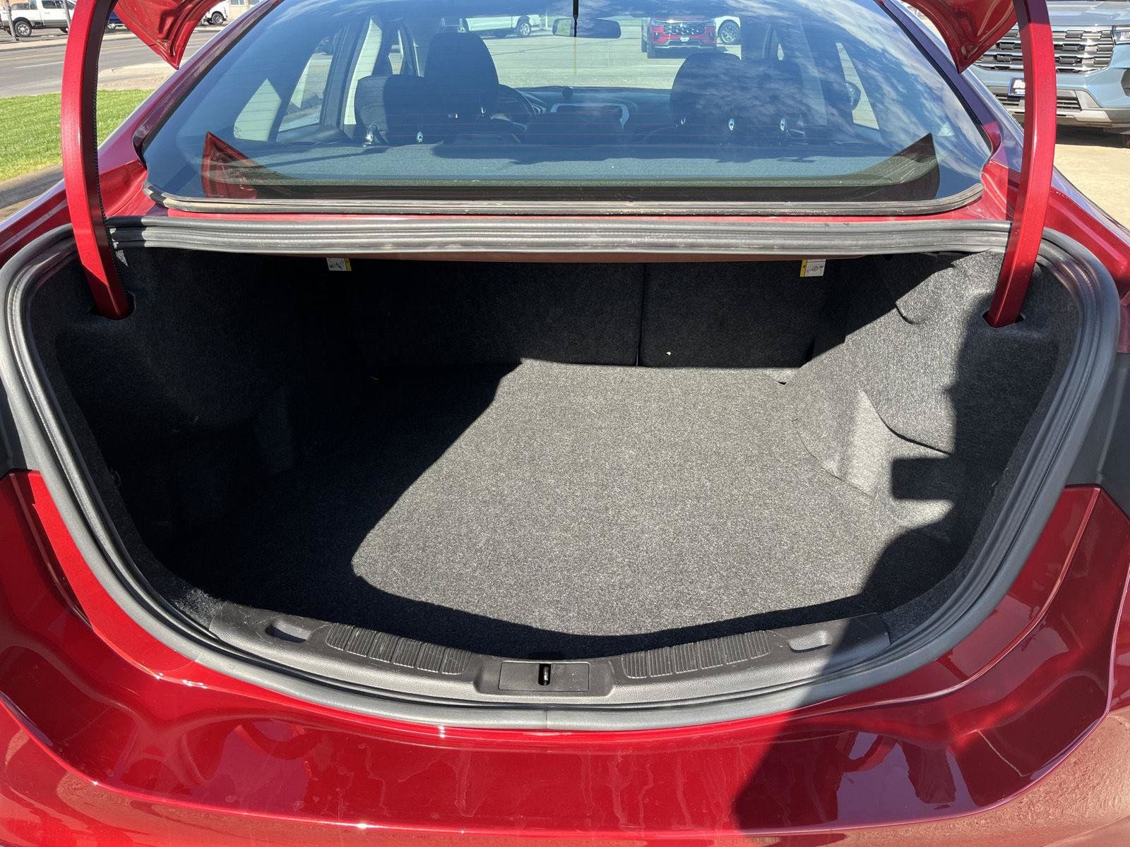 Used 2014 Ford Fusion SE FWD image 9