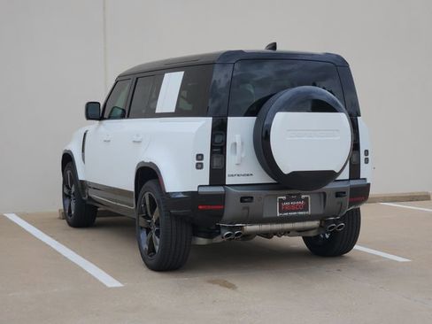 New 2026 Land Rover Defender 110 V8 image 3