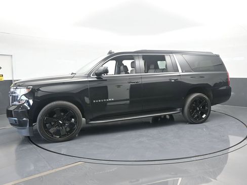 Used 2020 Chevrolet Suburban LT image 2