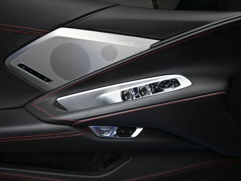 Used 2022 Chevrolet Corvette Stingray Premium Conv w/ Z51 Performance Package RWD image 25