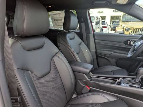 New 2026 Jeep Compass Latitude AWD/4WD image 37