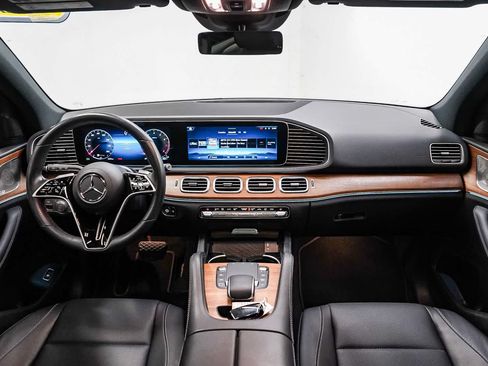 Used 2025 Mercedes-Benz GLE 450 4MATIC image 12