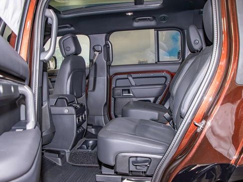 New 2025 Land Rover Defender 130 X-Dynamic SE image 22