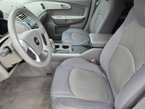 Used 2012 Chevrolet Traverse LS FWD image 9