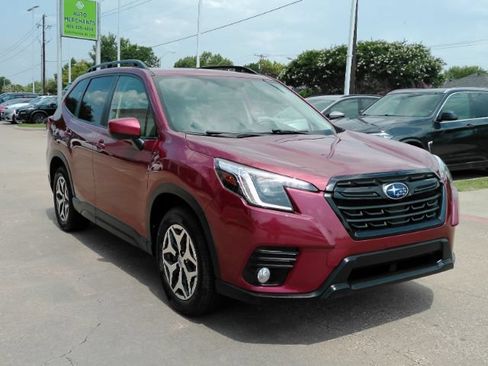 Used 2023 Subaru Forester Premium AWD/4WD image 4