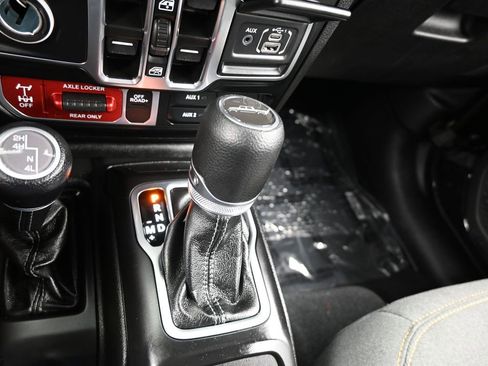 Used 2024 Jeep Gladiator Sport image 26