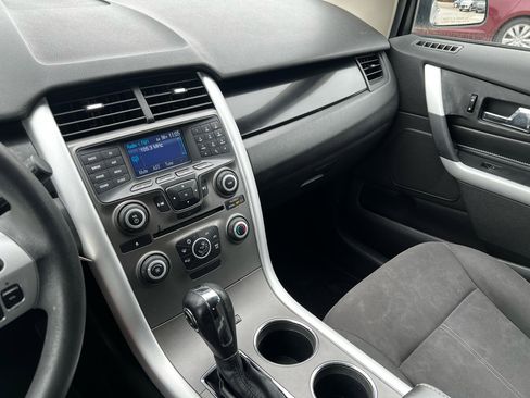 Used 2013 Ford Edge SE image 17