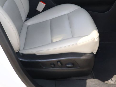 Used 2020 Cadillac XT4 Luxury FWD image 23