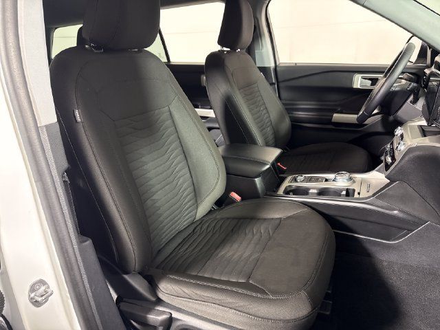 Used 2021 Ford Explorer XLT AWD/4WD image 30