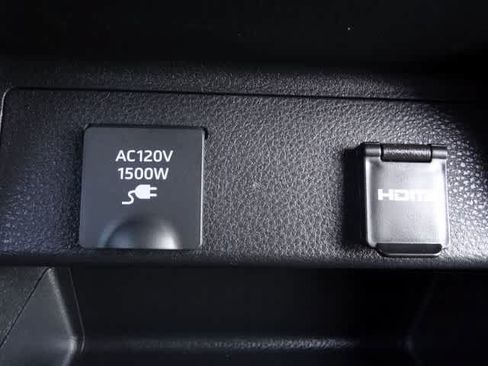 Certified 2023 Toyota Sienna Platinum AWD/4WD image 22