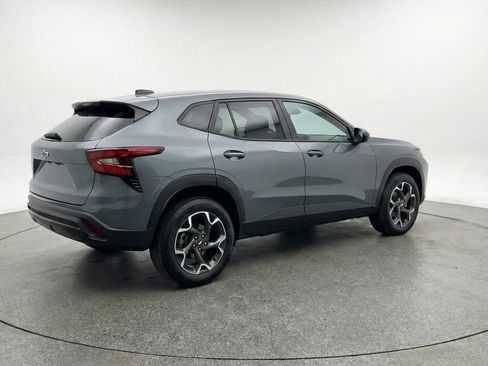 Used 2025 Chevrolet Trax LT image 9