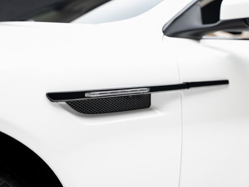 Used 2016 Aston Martin DB9 GT image 25