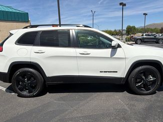 Used 2019 Jeep Cherokee Latitude Plus AWD/4WD video 2