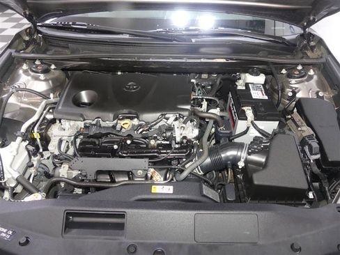 Used 2021 Toyota Camry SE FWD image 12