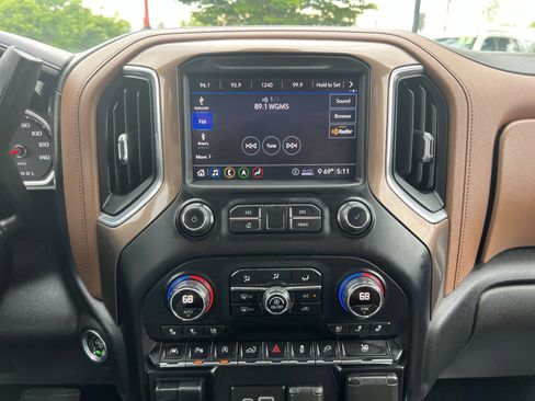 Used 2020 Chevrolet Silverado 1500 High Country w/ Safety Package II AWD/4WD image 18