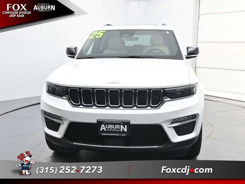 Used 2025 Jeep Grand Cherokee Limited AWD/4WD image 3