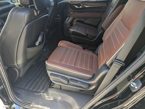 Used 2023 GMC Yukon Denali Ultimate image 18