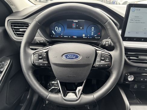 Used 2025 Ford Escape Platinum AWD/4WD image 11