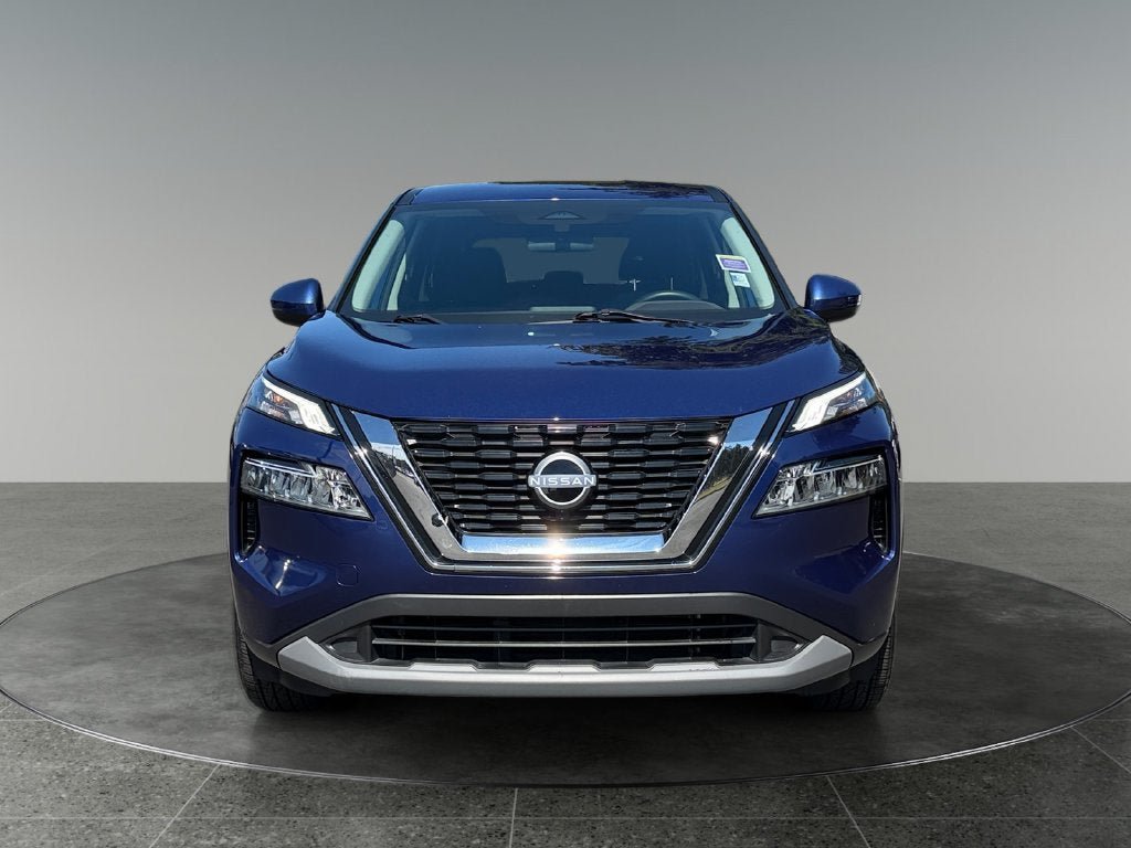 Used 2022 Nissan Rogue SV AWD/4WD image 2