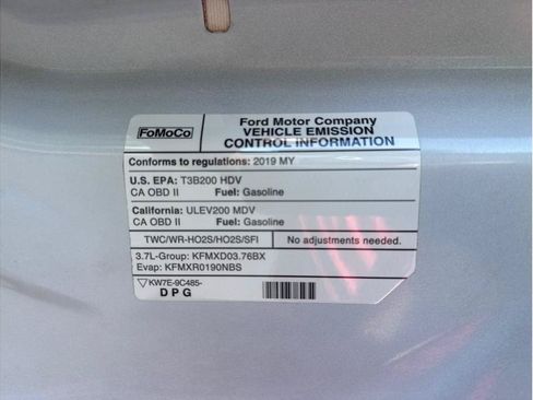 Used 2019 Ford Transit 250 148 Medium Roof RWD image 15