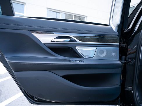 Used 2021 BMW 740i w/ M Sport Package RWD image 44