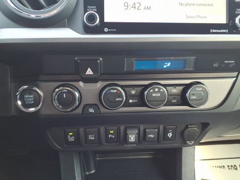 Used 2022 Toyota Tacoma TRD Off-Road image 20