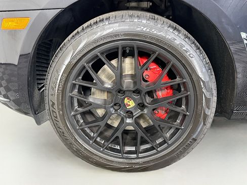 Used 2017 Porsche Macan Turbo w/ Premium Package Plus AWD/4WD image 38