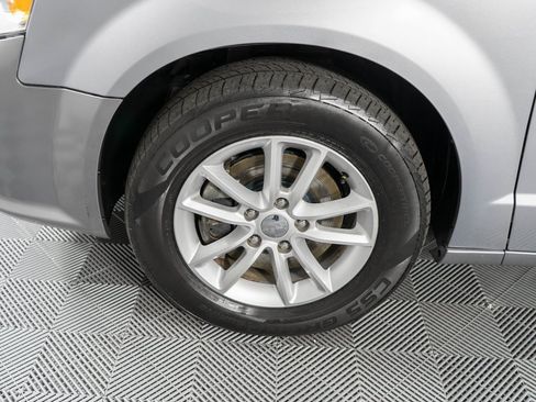 Used 2018 Dodge Grand Caravan SXT image 24