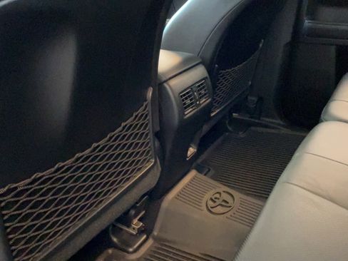 Used 2022 Toyota 4Runner Limited AWD/4WD image 32