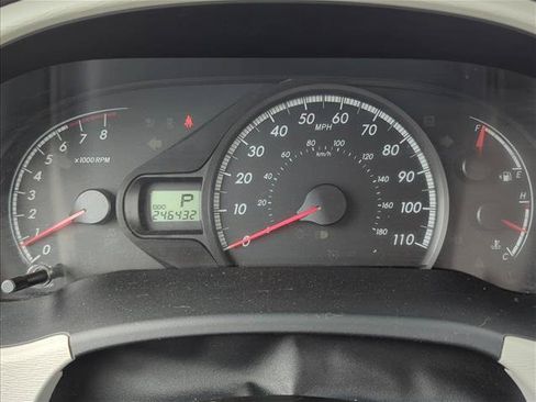 Used 2011 Toyota Sienna LE w/ Towing Pkg FWD image 12