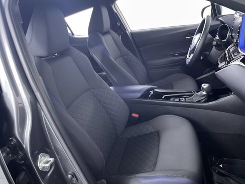 Used 2020 Toyota C-HR XLE FWD image 23